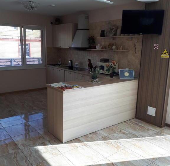 پانسیون Juro Guest House