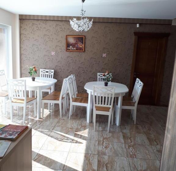 پانسیون Juro Guest House