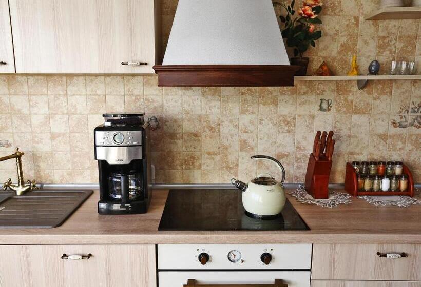 پانسیون Juro Guest House