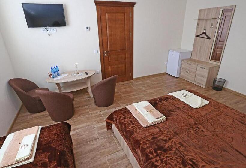 پانسیون Juro Guest House