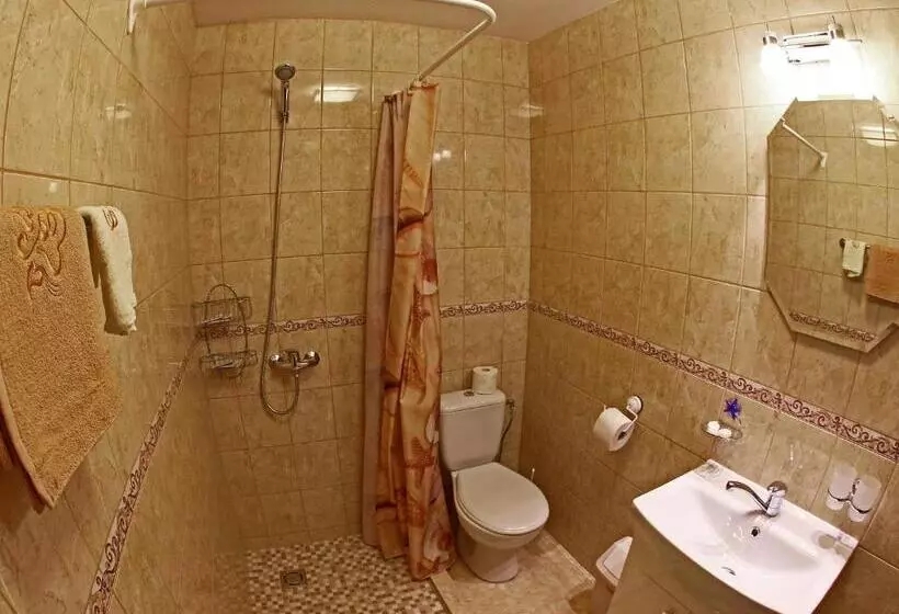 پانسیون Juro Guest House