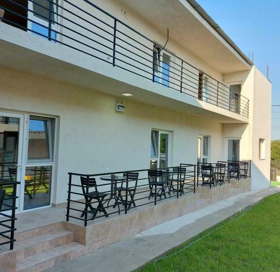 פנסיון Vila Aren