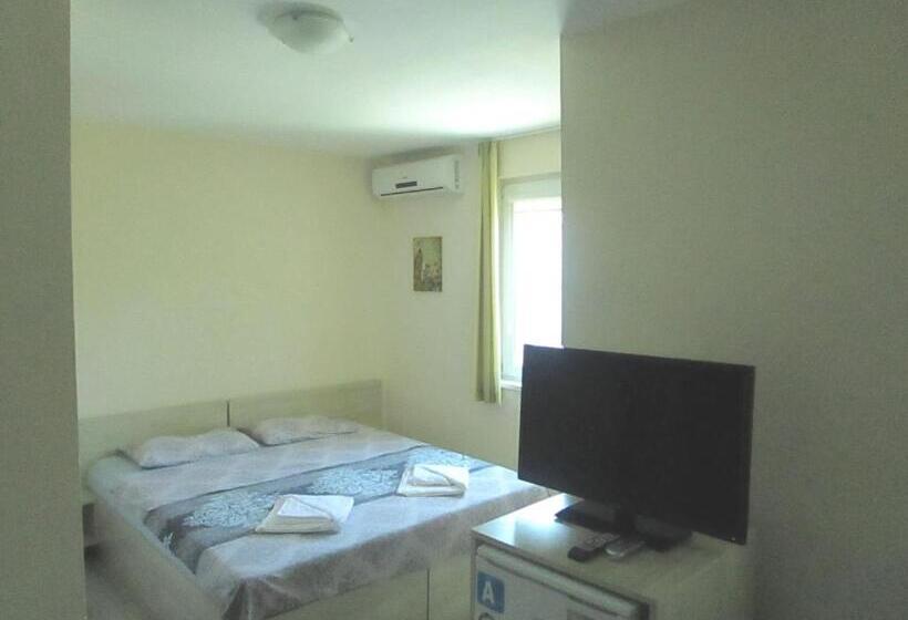 פנסיון Guest House Kamburovi