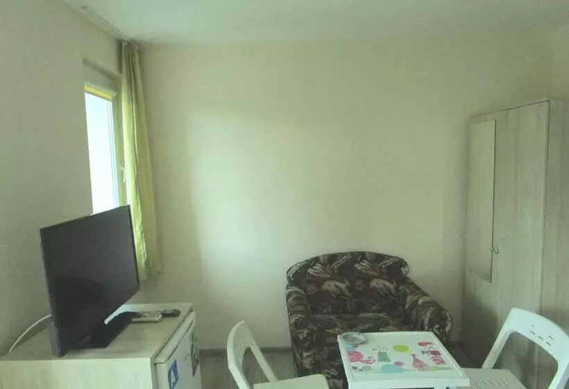 ペンション Guest House Kamburovi