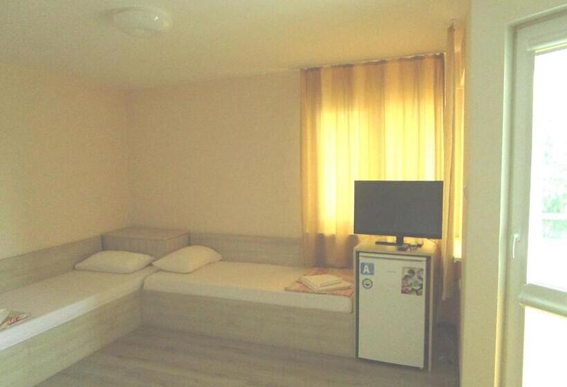 פנסיון Guest House Kamburovi