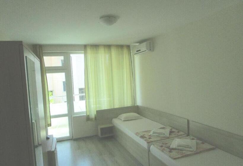 פנסיון Guest House Kamburovi