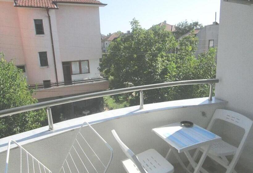 פנסיון Guest House Kamburovi