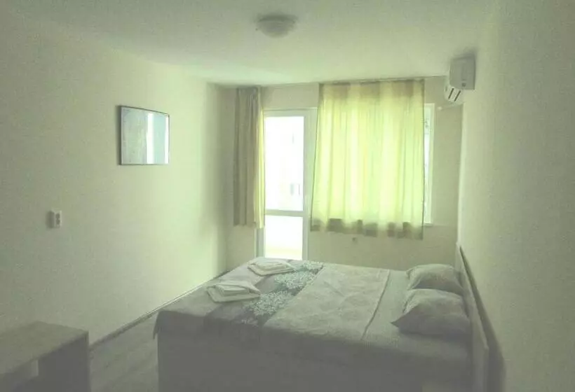 ペンション Guest House Kamburovi