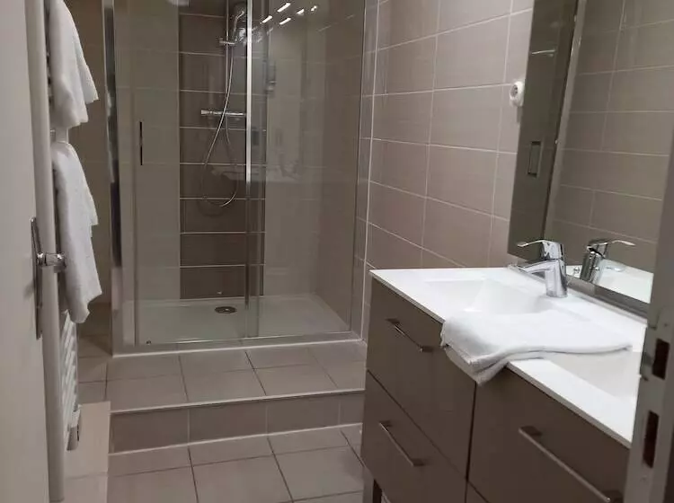 Brit Hotel Comtes De Champagne   Troyes Centre Historique