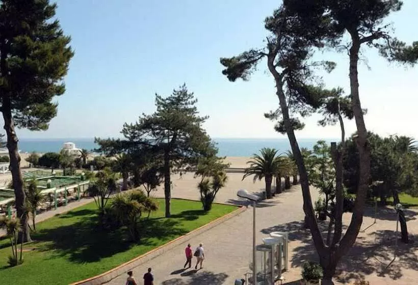 ホテル Hôtel Beau Rivage