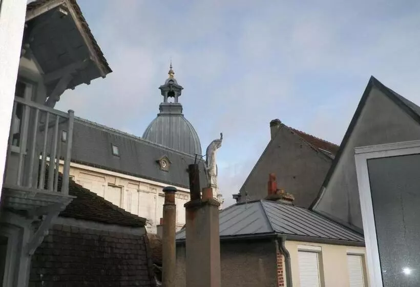هتل Hôtel Du Commerce