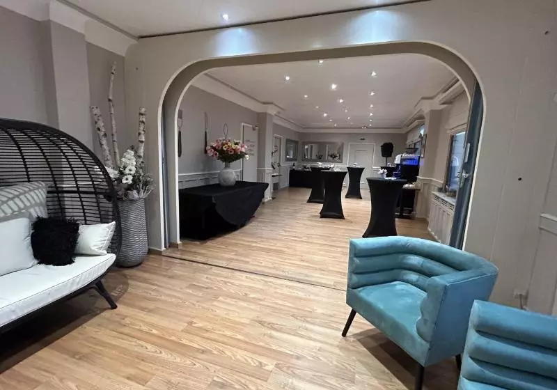 ホテル Hôtel Le Divona