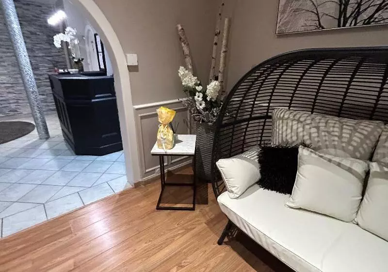 ホテル Hôtel Le Divona