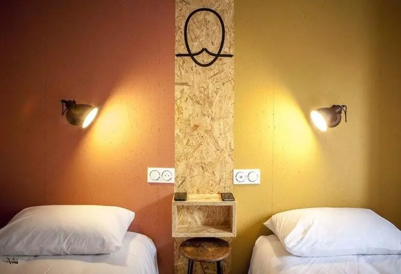 ホテル Hôtel Moustache Lille Seclin