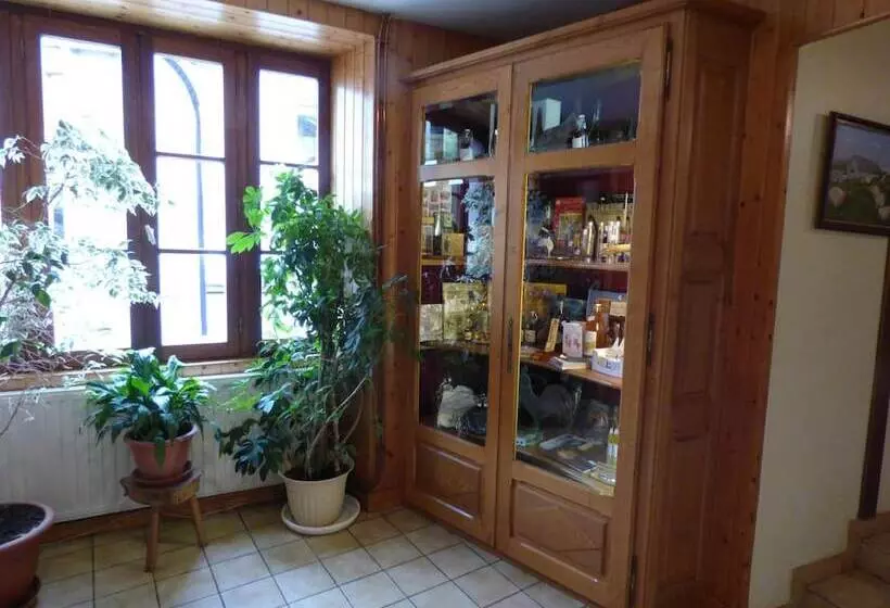 ホテル Logis Hôtel Restaurant La Remise