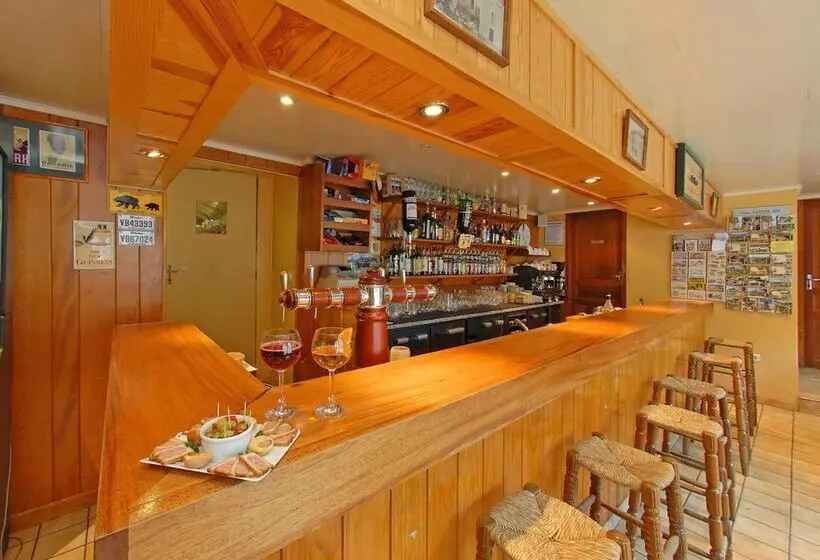 ホテル Logis Hôtel Restaurant La Remise