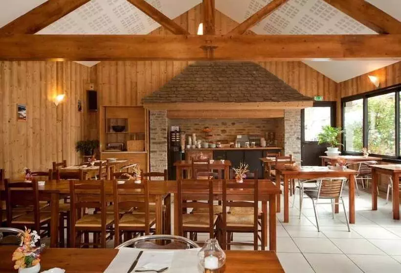 ホテル Logis Hôtel Restaurant La Remise