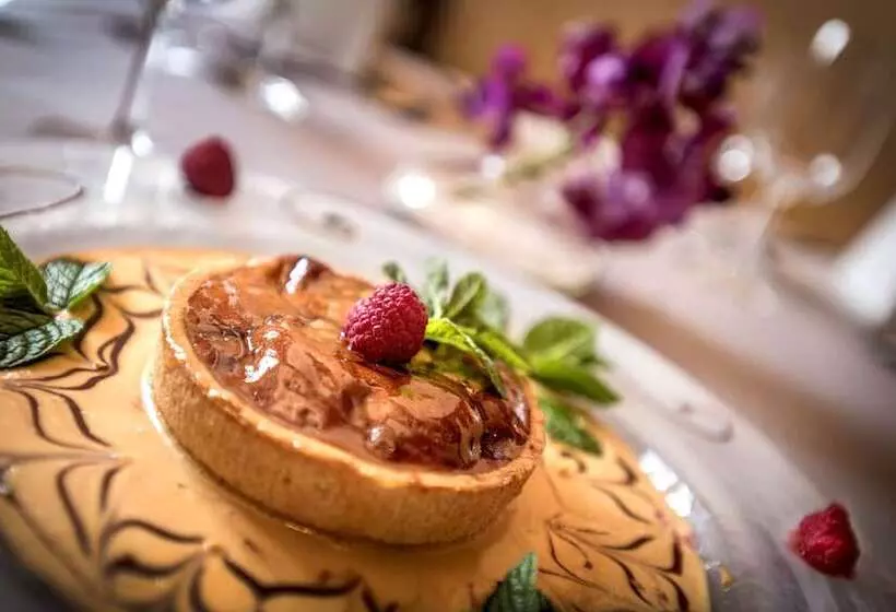 ホテル Logis Hôtel Restaurant La Remise