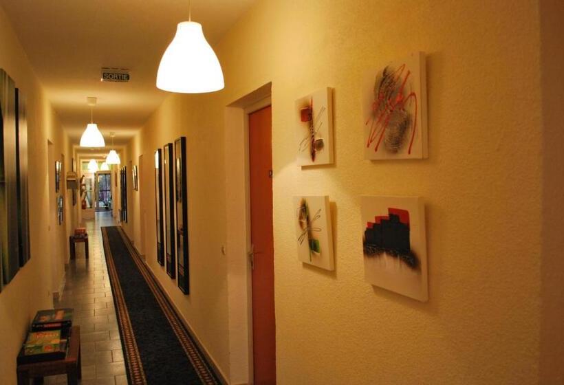 酒店 Les Bellugues