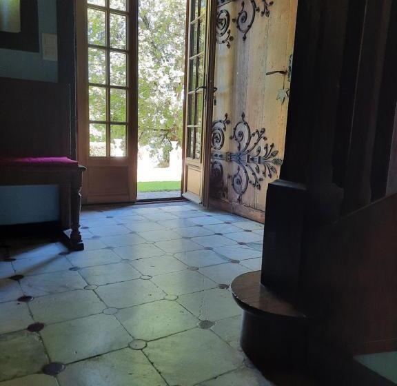 Отель Manoir Xv Domaine De Peyrafort