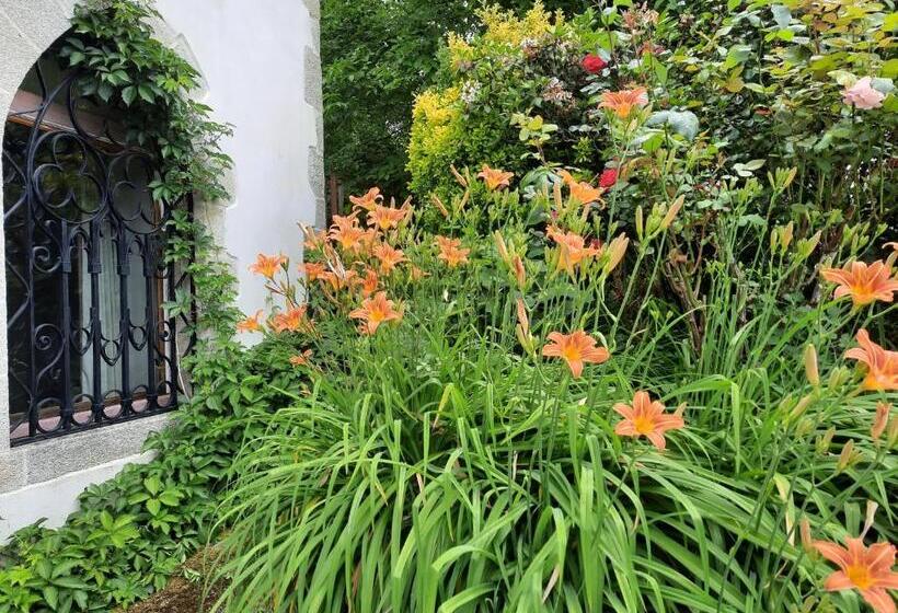 Отель Manoir Xv Domaine De Peyrafort