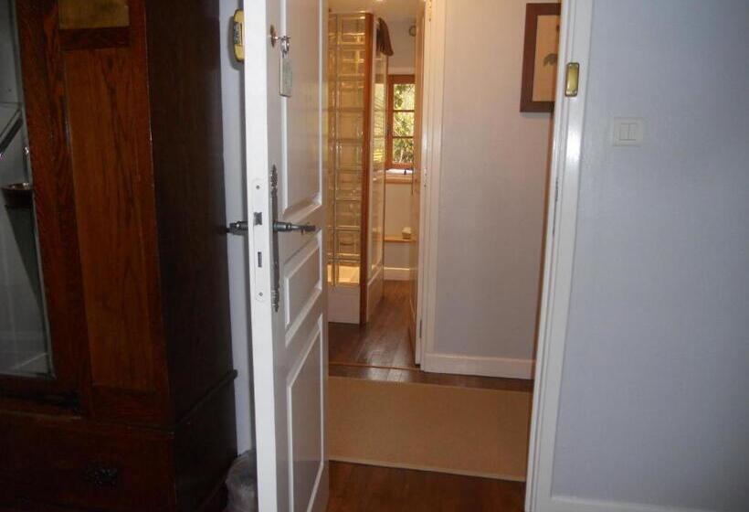 Отель Manoir Xv Domaine De Peyrafort