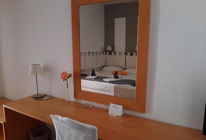 Отель Maryo Village