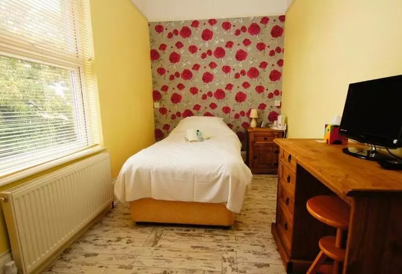 هتل Rooftree Guest House