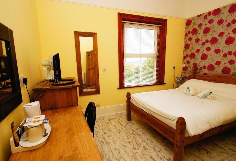 Hotel Rooftree Guest House