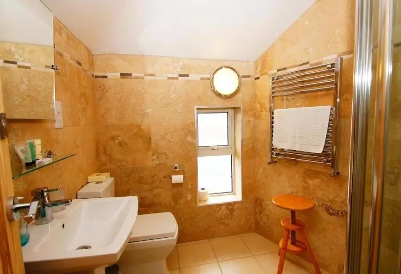 هتل Rooftree Guest House