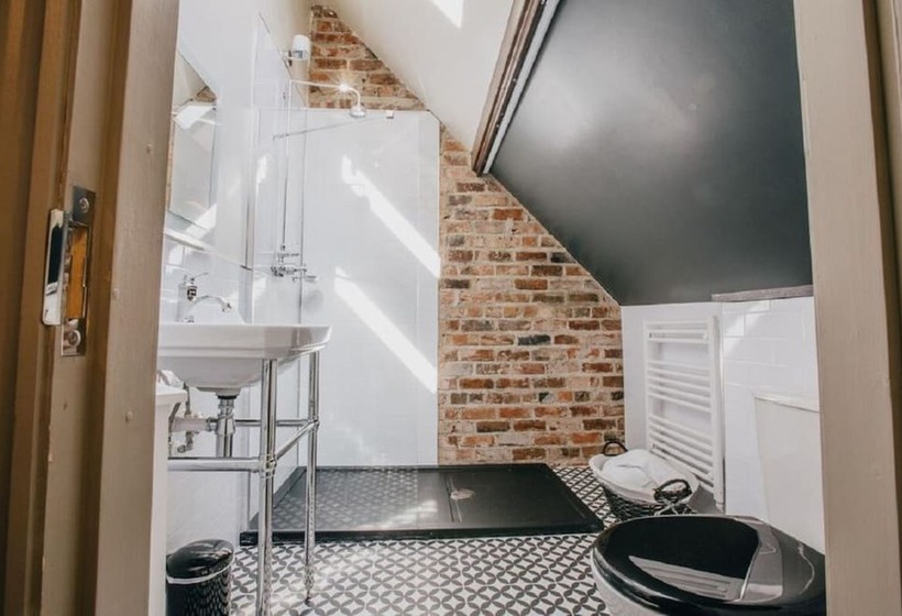 The Duke Of Edinburgh Hotel & Bar