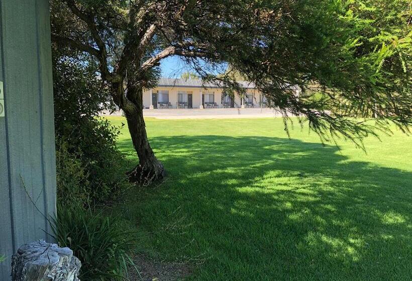 מוטל Kerang Valley Resort