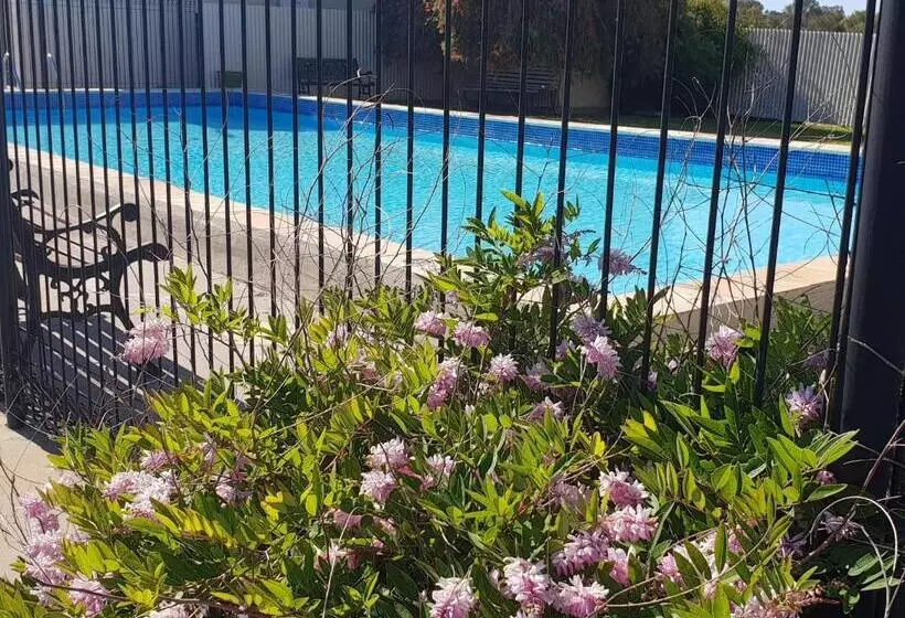 モーテル Kerang Valley Resort