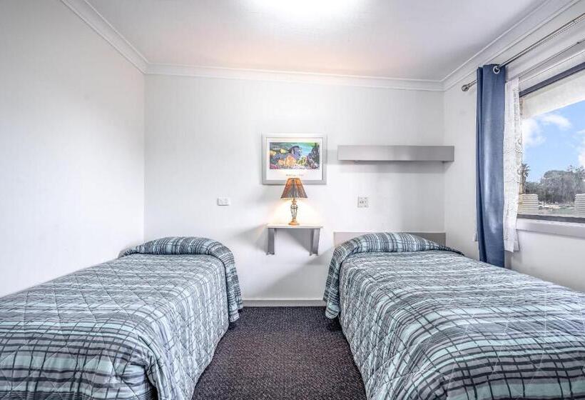 מוטל Kerang Valley Resort