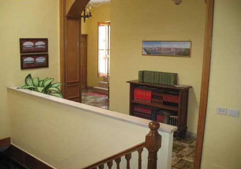 Отель Airport Torre Clementina Inn