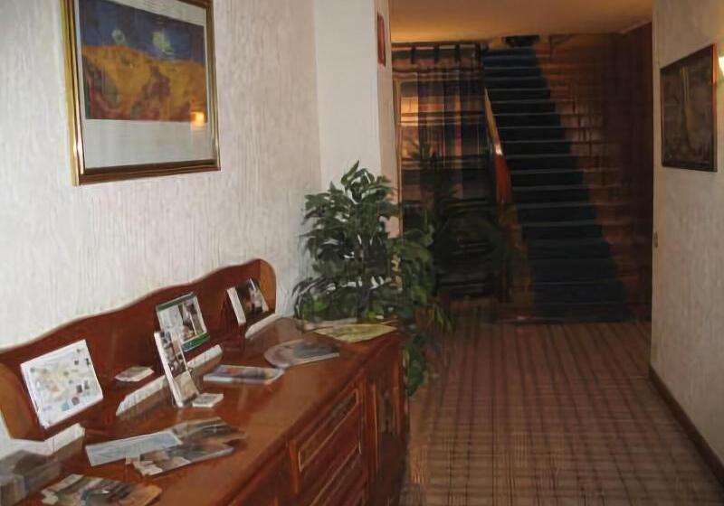 Отель Airport Torre Clementina Inn