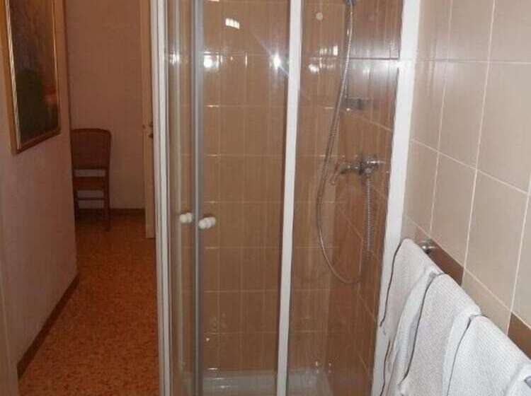 هتل Albergo Giugni