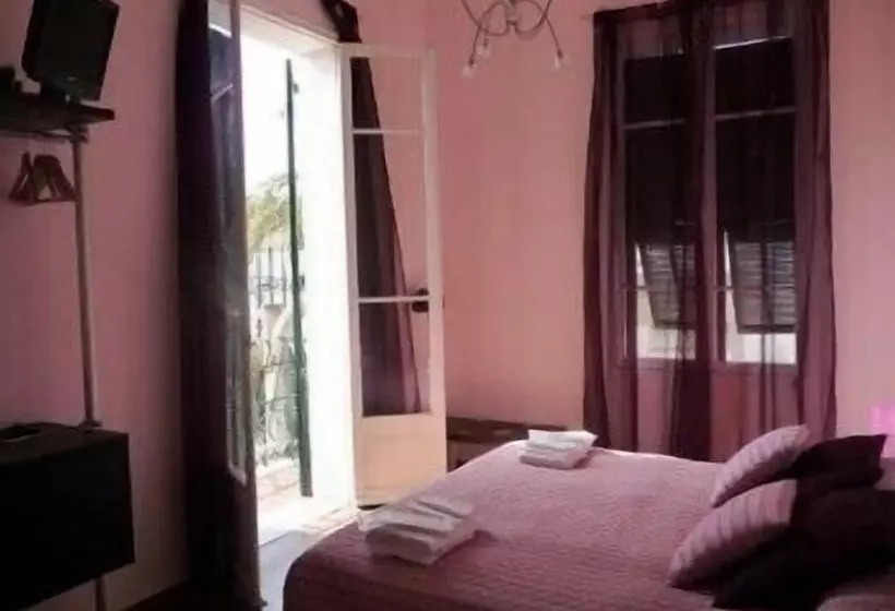 ホテル Bed & Breakfast 3b