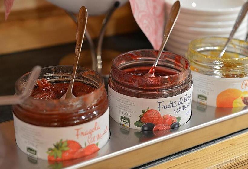 Отель Costanza Mountain Holiday