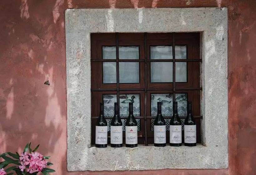 Hotelli La Tavernetta Al Castello