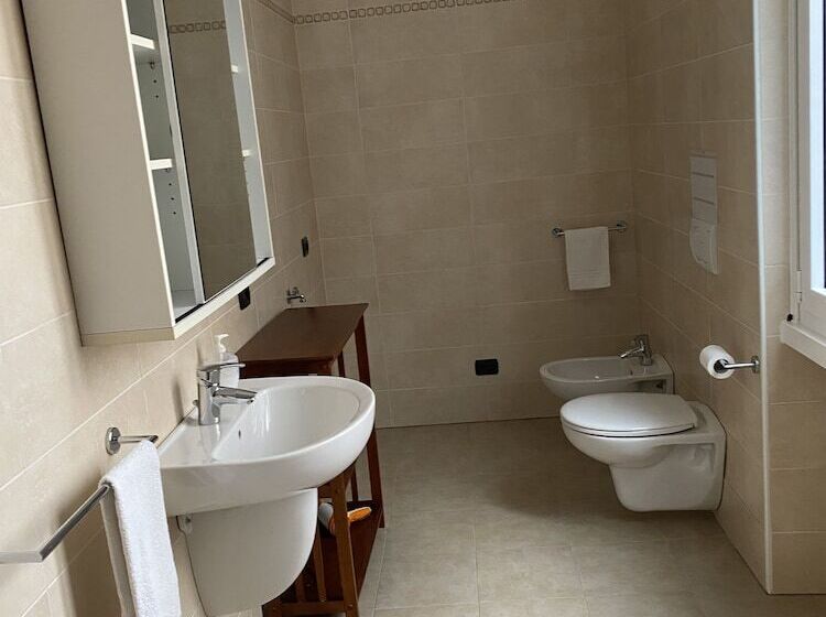 فندق Sosta Sul Lago