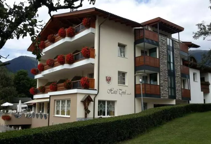 ホテル Tyrol