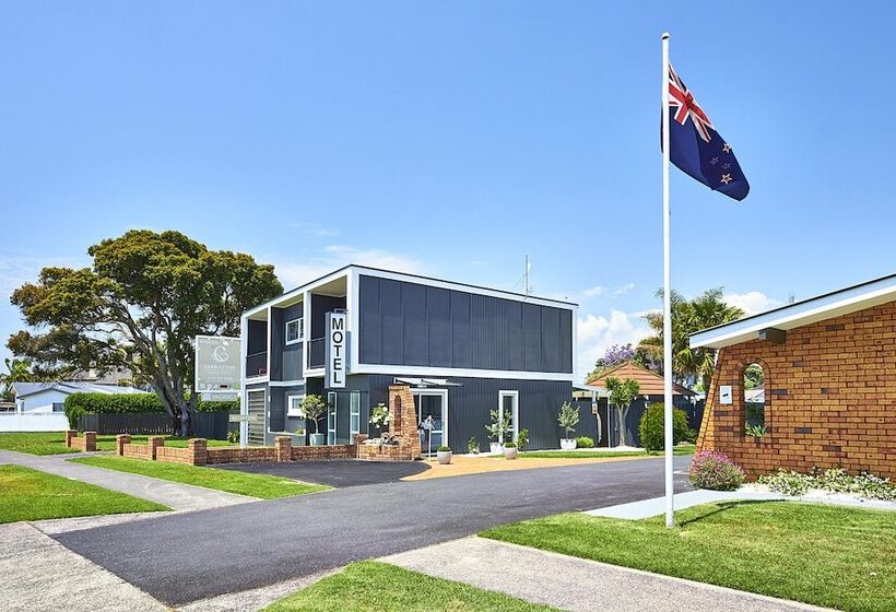 Cobblestone Court Motel   Wenzel Motels