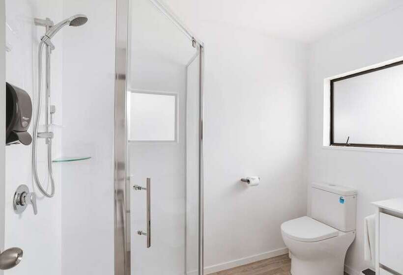 Cobblestone Court Motel   Wenzel Motels