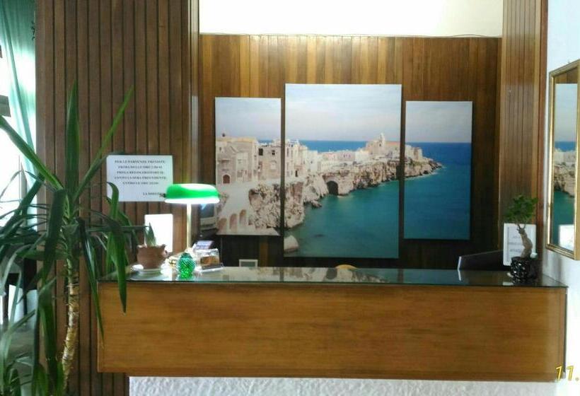 Hotel 2 Mari   Vieste