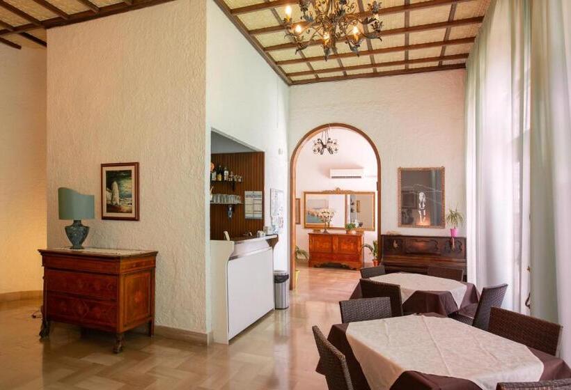 Hotel 2 Mari   Vieste