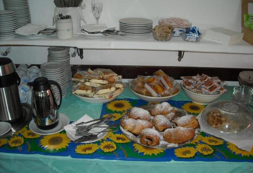 Hotel 2 Mari   Vieste