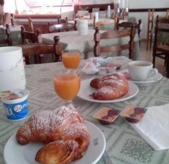 Hotel 2 Mari   Vieste