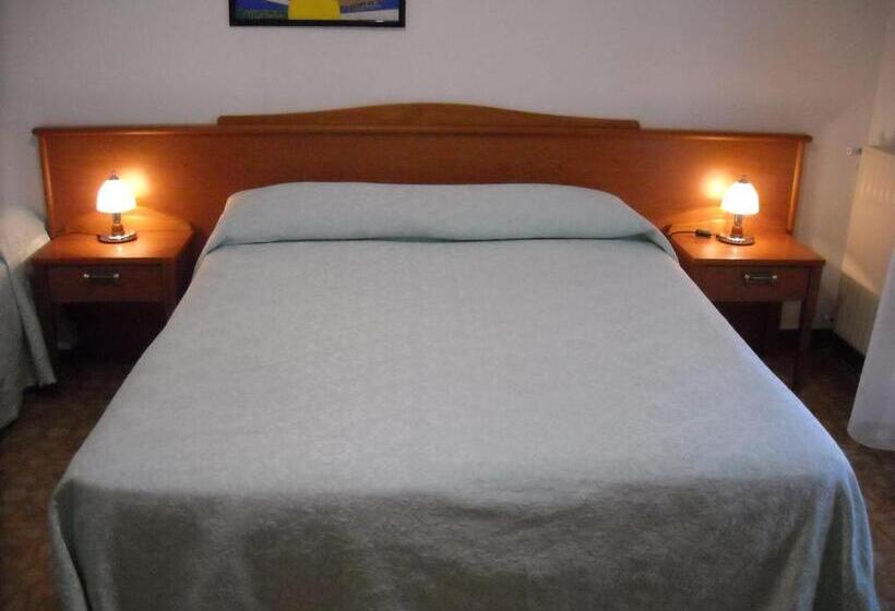 Hotel 2 Mari   Vieste