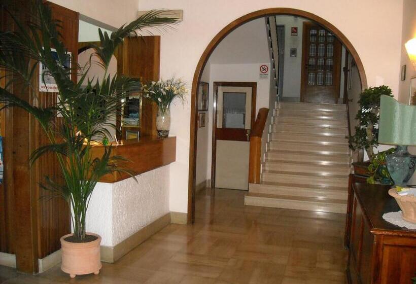 Hotel 2 Mari   Vieste